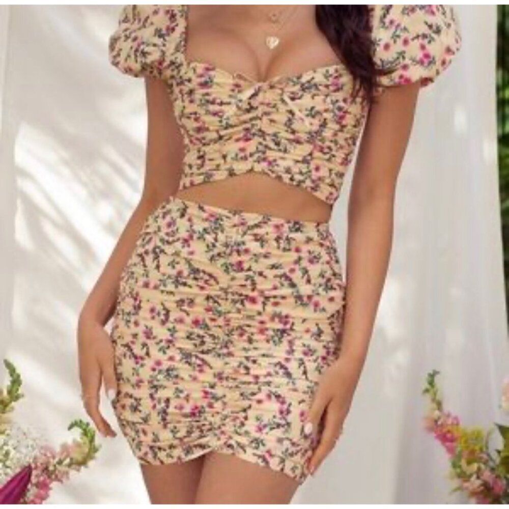 Club L London Women Puff Sleeve Yellow Floral Smocked Skirt & Top Set Size 6